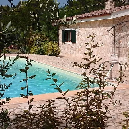 Trulli Le Tre Pietre *